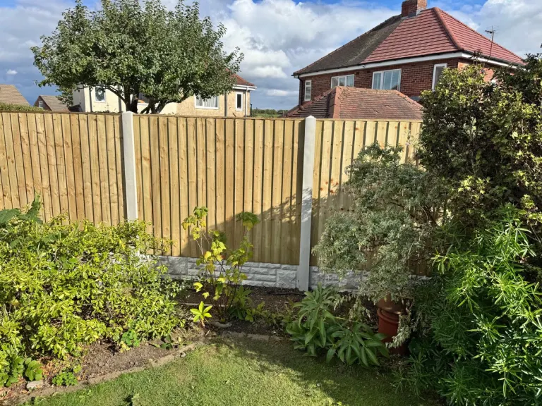 Closeboard Fence with Concrete Posts by Sheffield Fencing (photo 3)