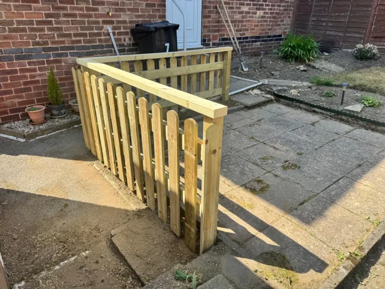 Picket Fence for a Front Garden by Sheffield Fencing (photo 2)